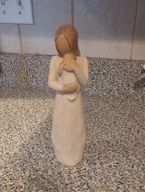 Willow Tree Mother and Child figurine in cream and brown